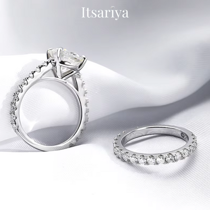 Itsariya Lustrous 18K Moissanite Diamond Ring