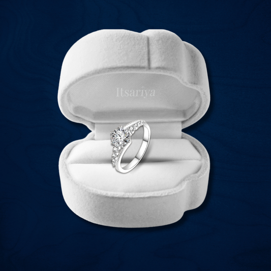 Itsariya Classic Wedding Moissanite Diamond Ring