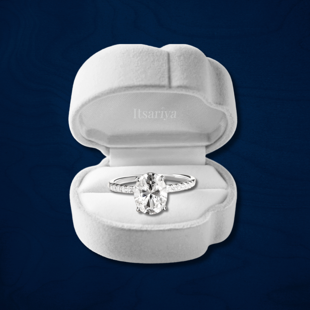 Itsariya Oval Elegance Moissanite Diamond Ring